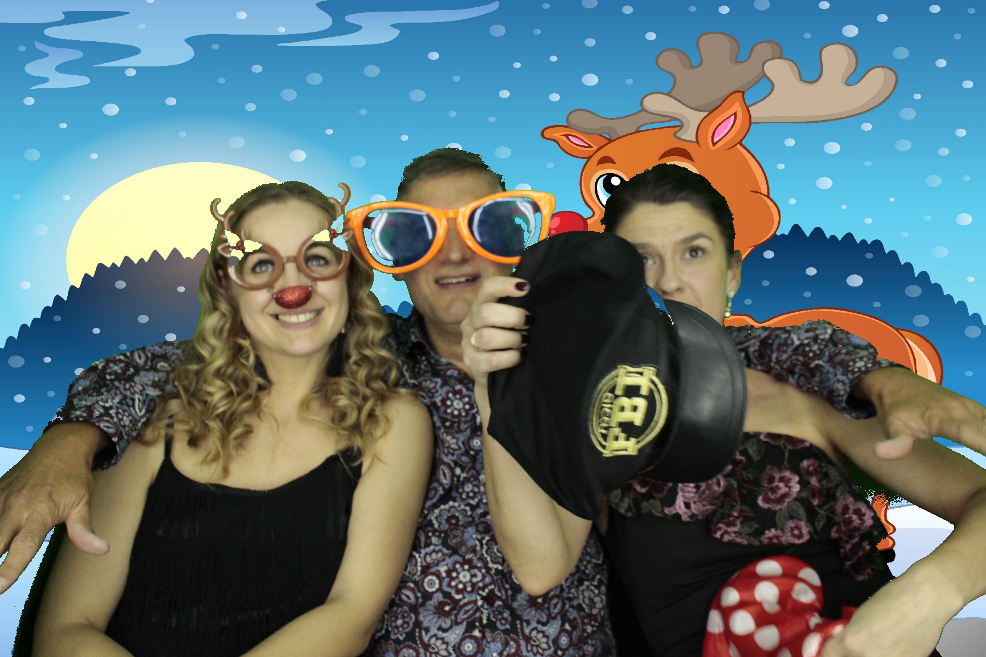 Ocean Network Express Christmas Party 2019 | View more photos from the event at gallery.myphotoboothexperience.co.uk/u/MyPhotoBoothExperienceLtd/Ocean-Network-Express-Christmas-Party-2019